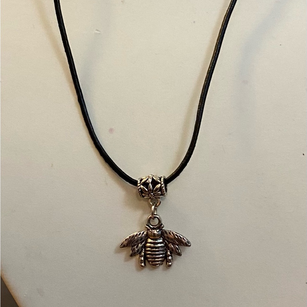 NEW Bee charm necklace